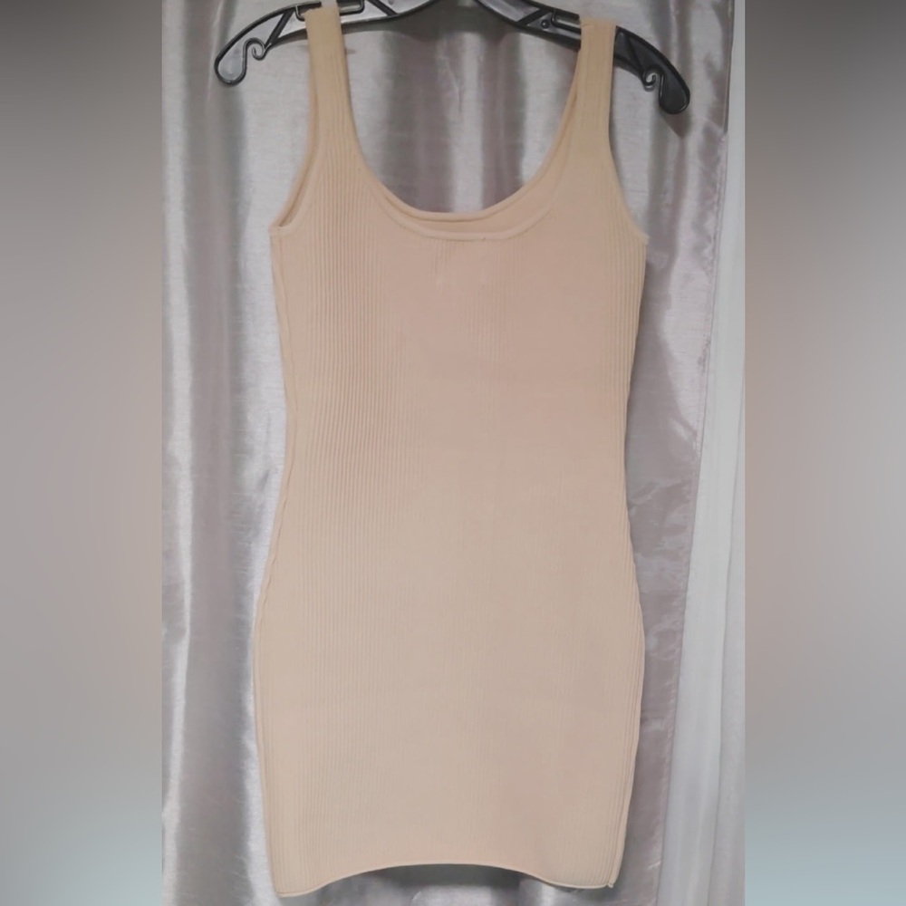 Elegant Cream Sleeveless Dress